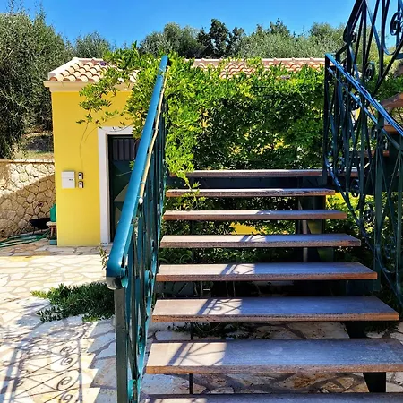 Gelbes Haus Korfu Pithos