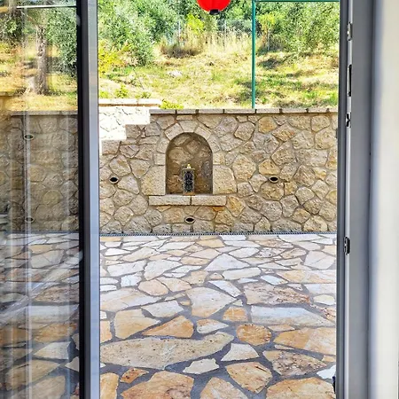 Gelbes Haus Korfu * Pithos