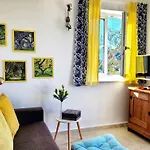 Gelbes Haus Korfu