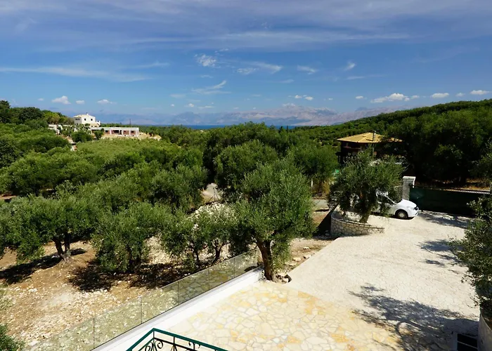 Gelbes Haus Korfu * Pithos