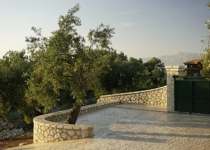 Gelbes Haus Korfu * Pithos